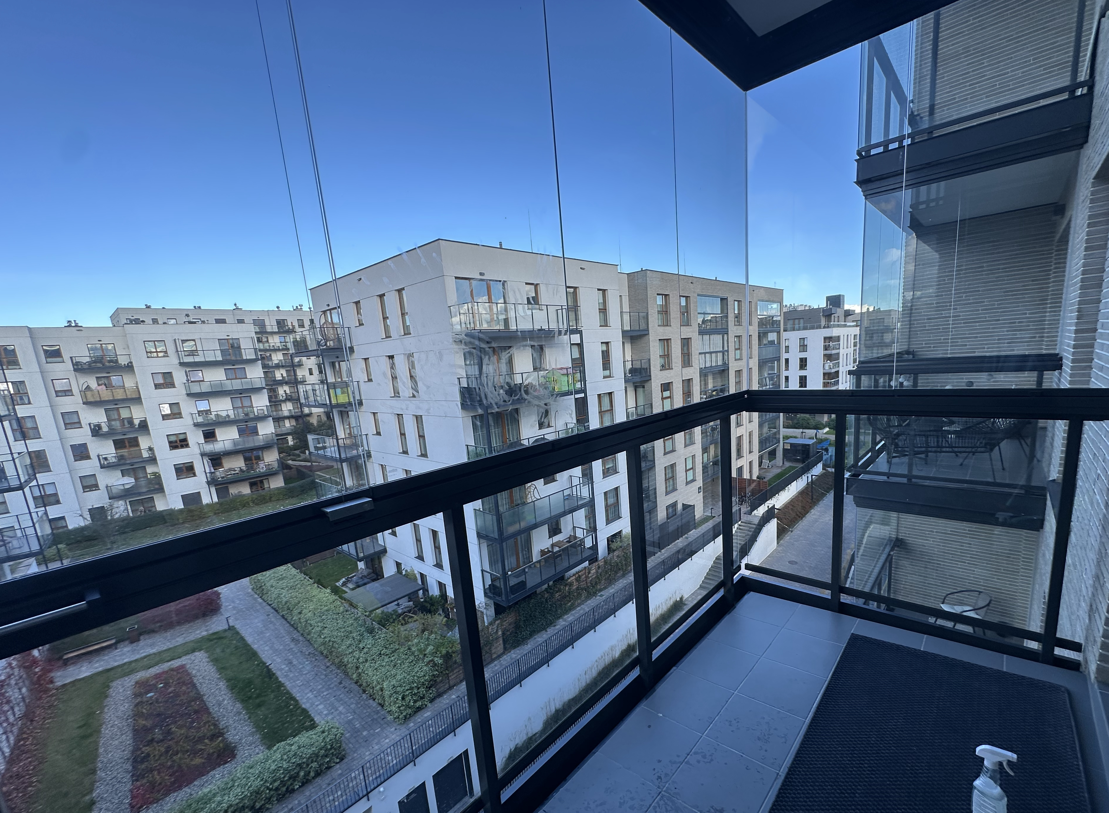 Przed – zabrudzone okno, realizacja Gdańsk